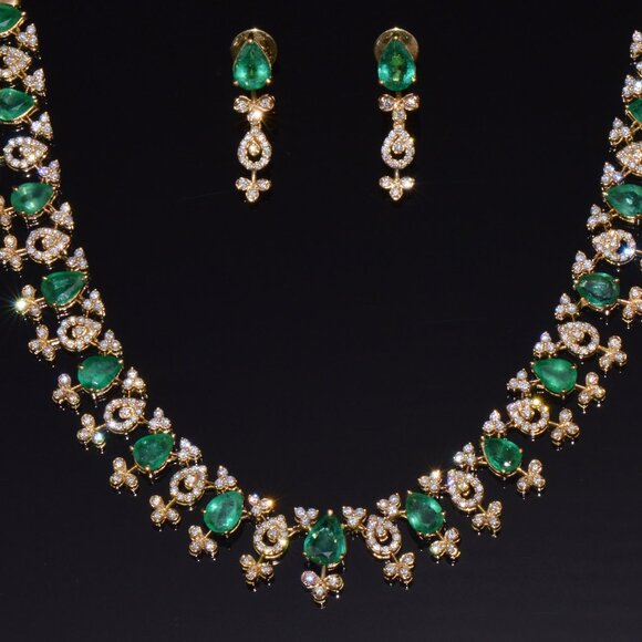 Certified Natural 15.90CTS VS F Diamond Emerald 18K Solid Gold Necklace Earrings